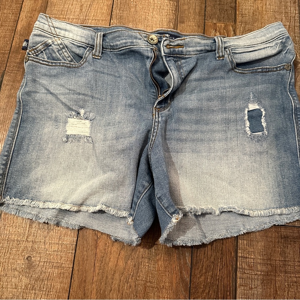 Rock & Republic Light Stretch Denim Short, 16